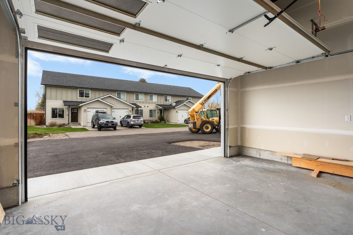 Falcon Hollow - Residential