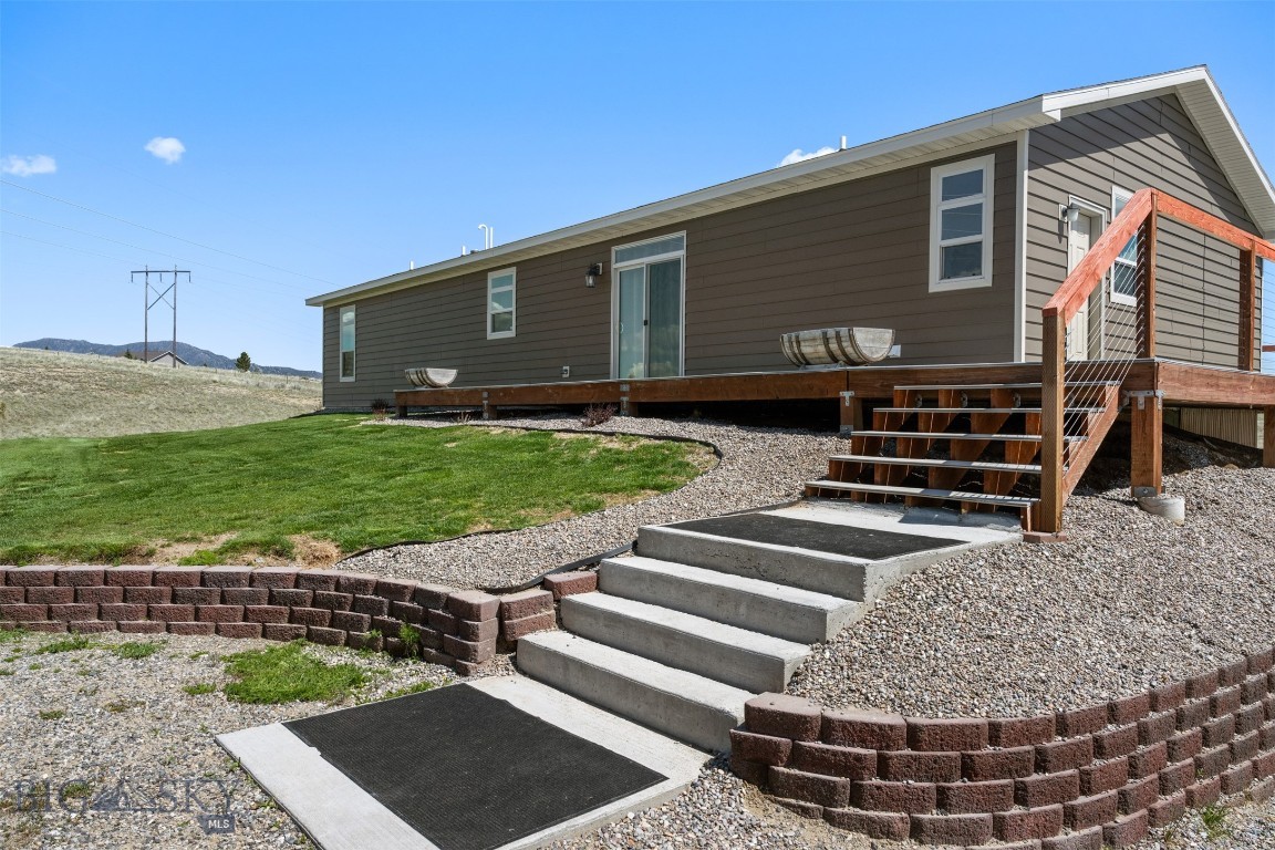 590 Coyote Lane