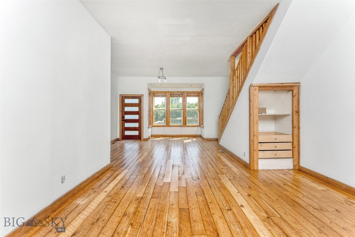 3205 W Babcock