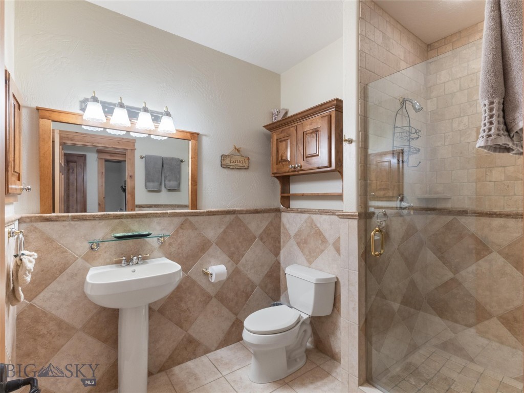 West Yellowstone, Montana 59758, United States, 6 Bedrooms Bedrooms, ,4 BathroomsBathrooms,Residential,Active,49808