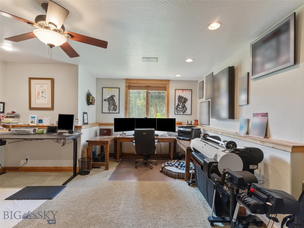 West Yellowstone, Montana 59758, United States, 6 Bedrooms Bedrooms, ,4 BathroomsBathrooms,Residential,Active,49808