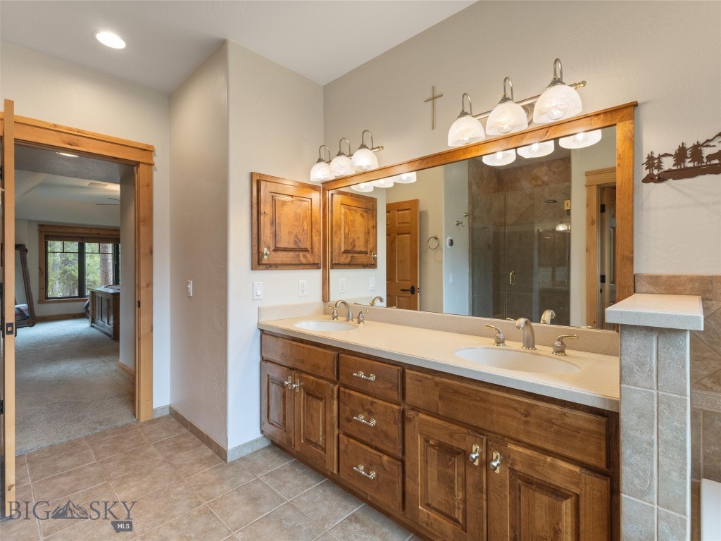 West Yellowstone, Montana 59758, United States, 6 Bedrooms Bedrooms, ,4 BathroomsBathrooms,Residential,Active,49808