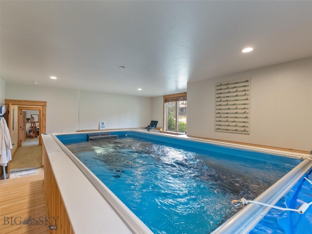 West Yellowstone, Montana 59758, United States, 6 Bedrooms Bedrooms, ,4 BathroomsBathrooms,Residential,Active,49808