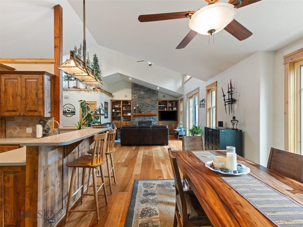 West Yellowstone, Montana 59758, United States, 6 Bedrooms Bedrooms, ,4 BathroomsBathrooms,Residential,Active,49808