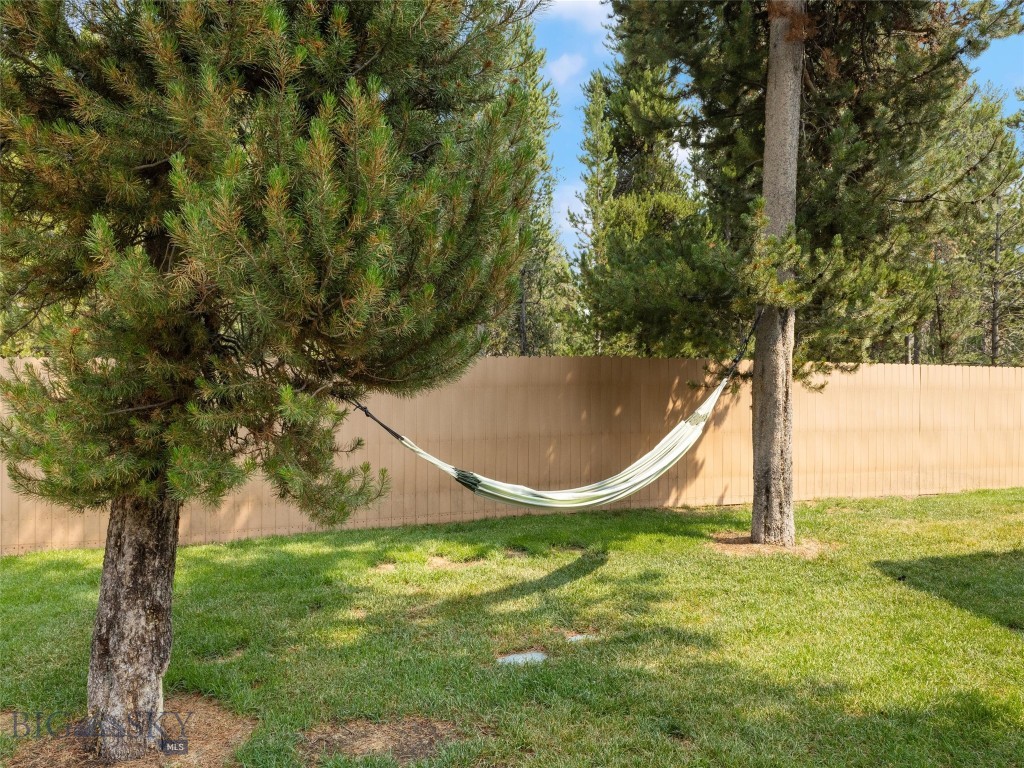 West Yellowstone, Montana 59758, United States, 6 Bedrooms Bedrooms, ,4 BathroomsBathrooms,Residential,Active,49808