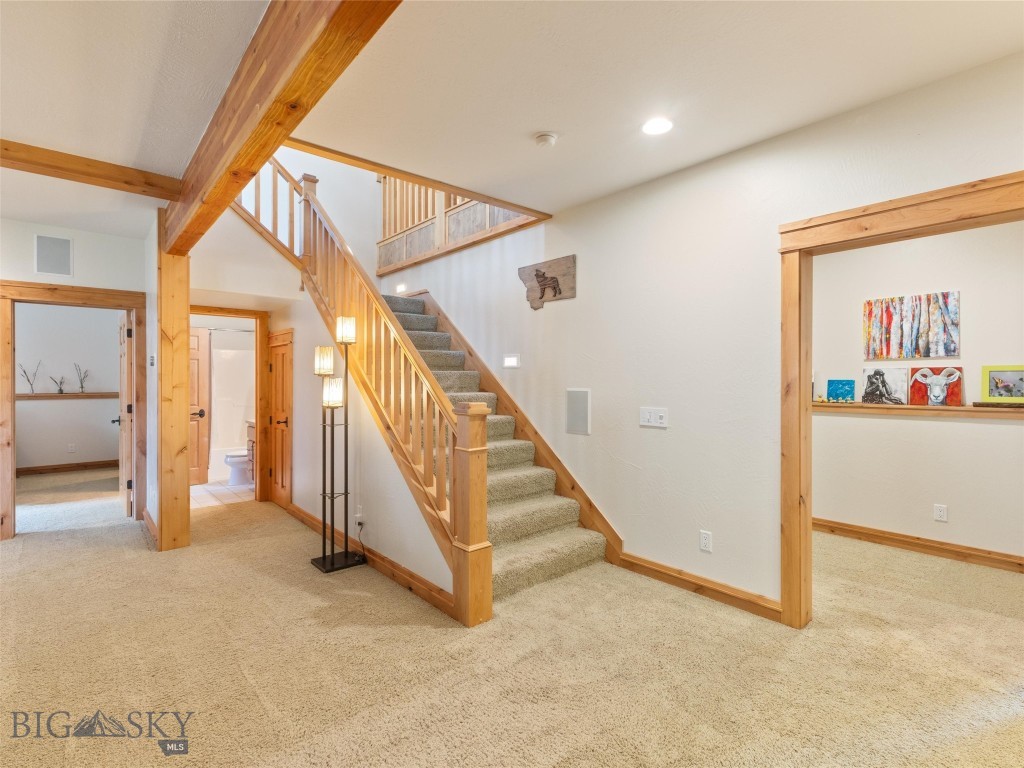 West Yellowstone, Montana 59758, United States, 6 Bedrooms Bedrooms, ,4 BathroomsBathrooms,Residential,Active,49808