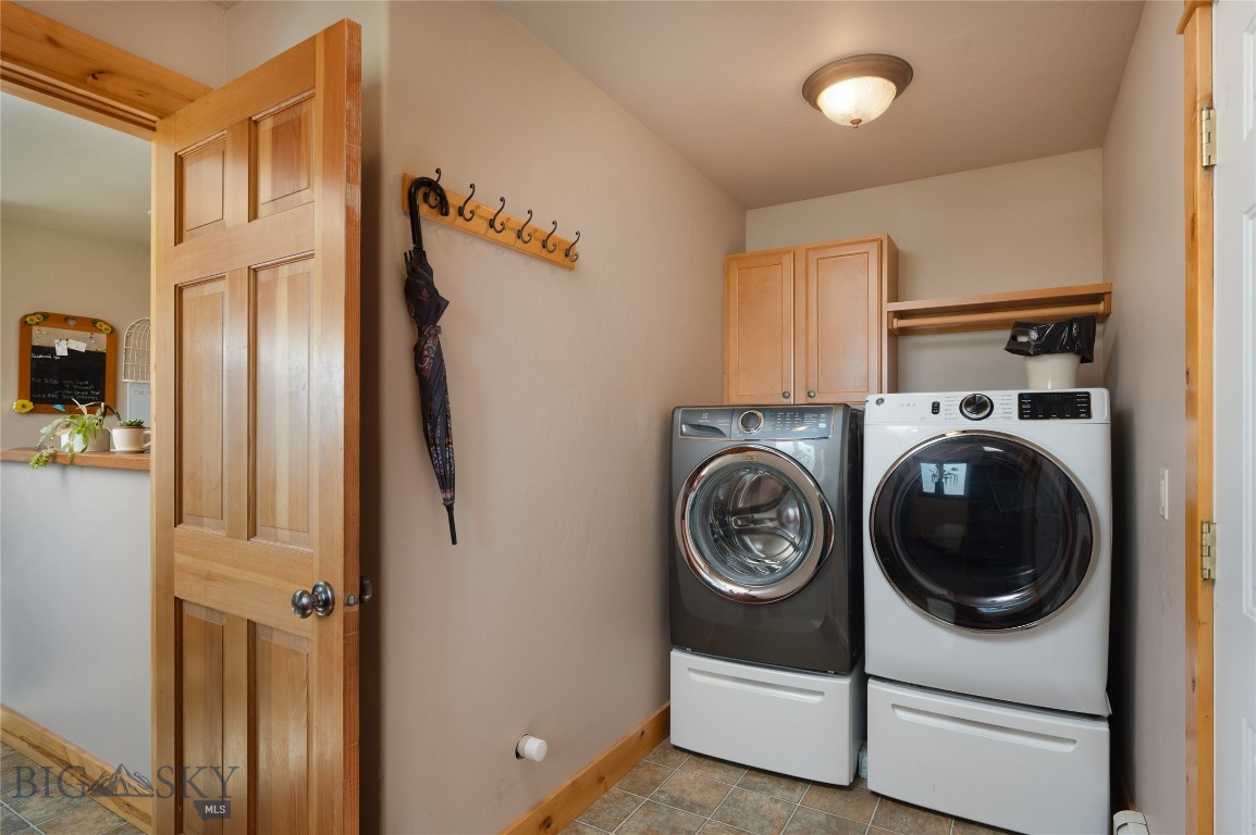 Four Dot Meadows - Residential