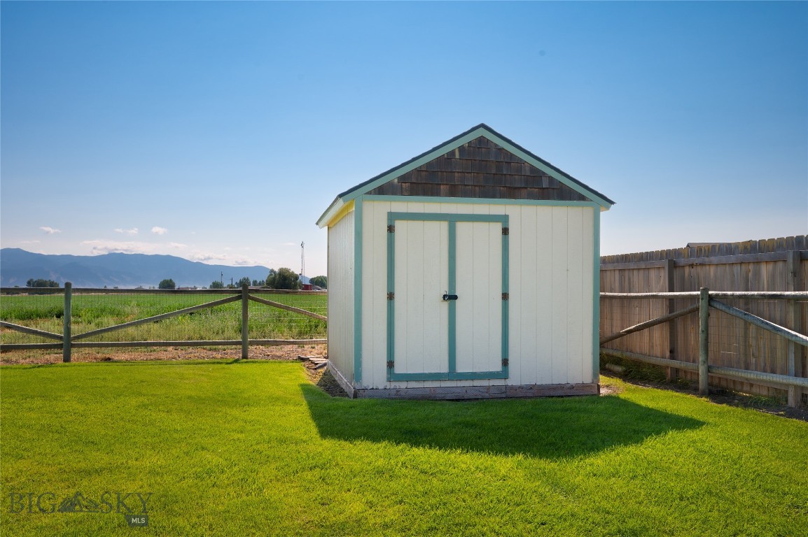 Four Dot Meadows - Residential