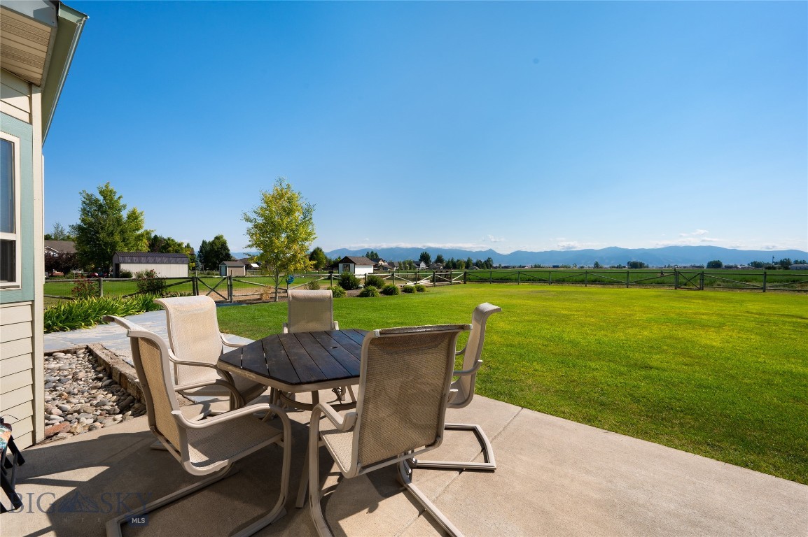 Four Dot Meadows - Residential