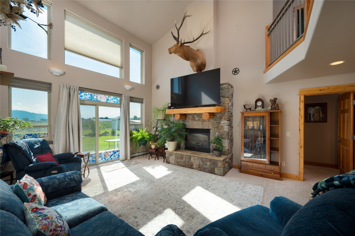Four Dot Meadows - Residential