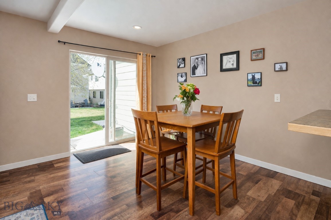 935 Forestglen Drive 3