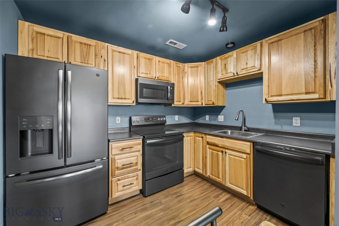 Parkway Plaza - Residential