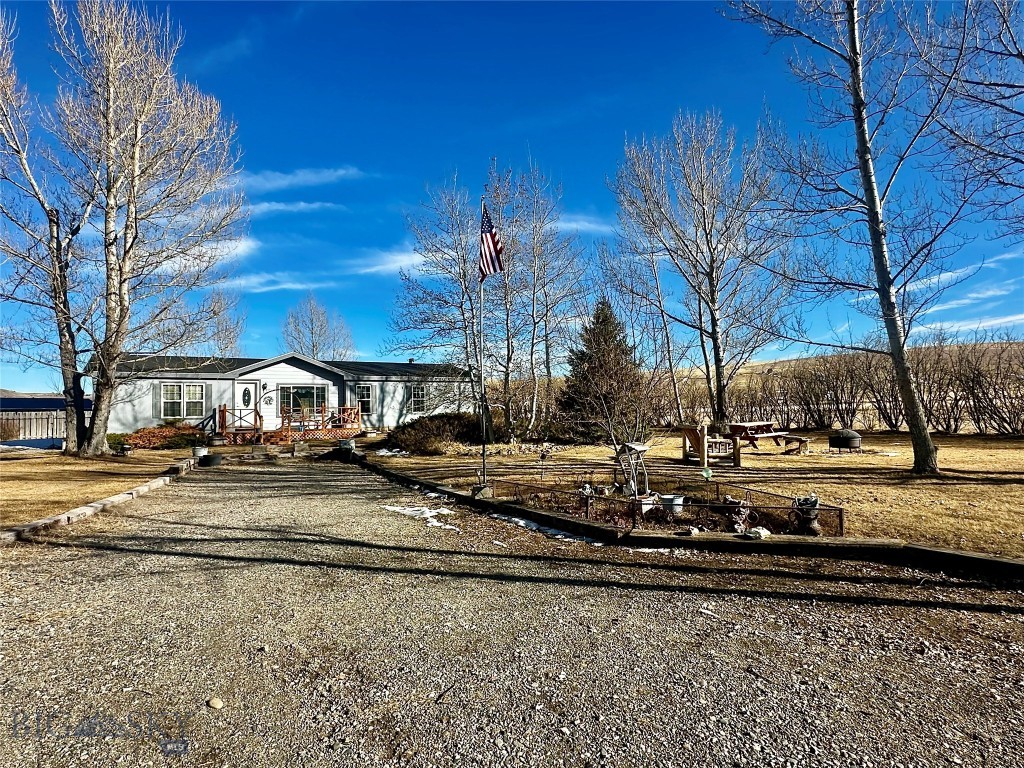 28 Secora Lane
