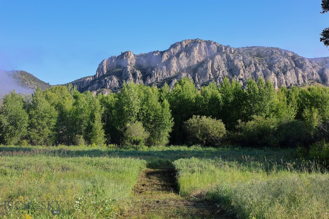 5211 Old Yellowstone Trail