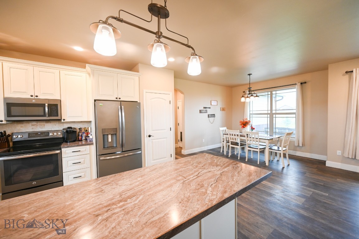 Elkridge Neighborhood - Residential
