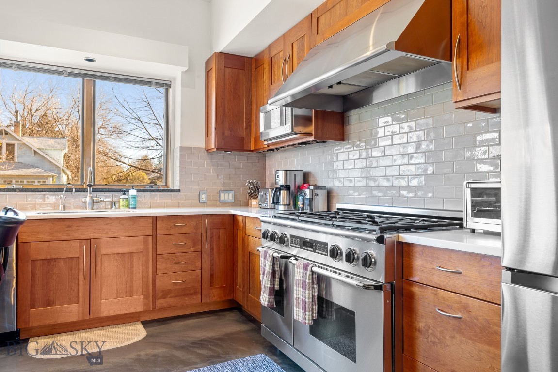 Bozeman, Montana 59715, United States, 3 Bedrooms Bedrooms, ,3 BathroomsBathrooms,Residential,Contingent,23582