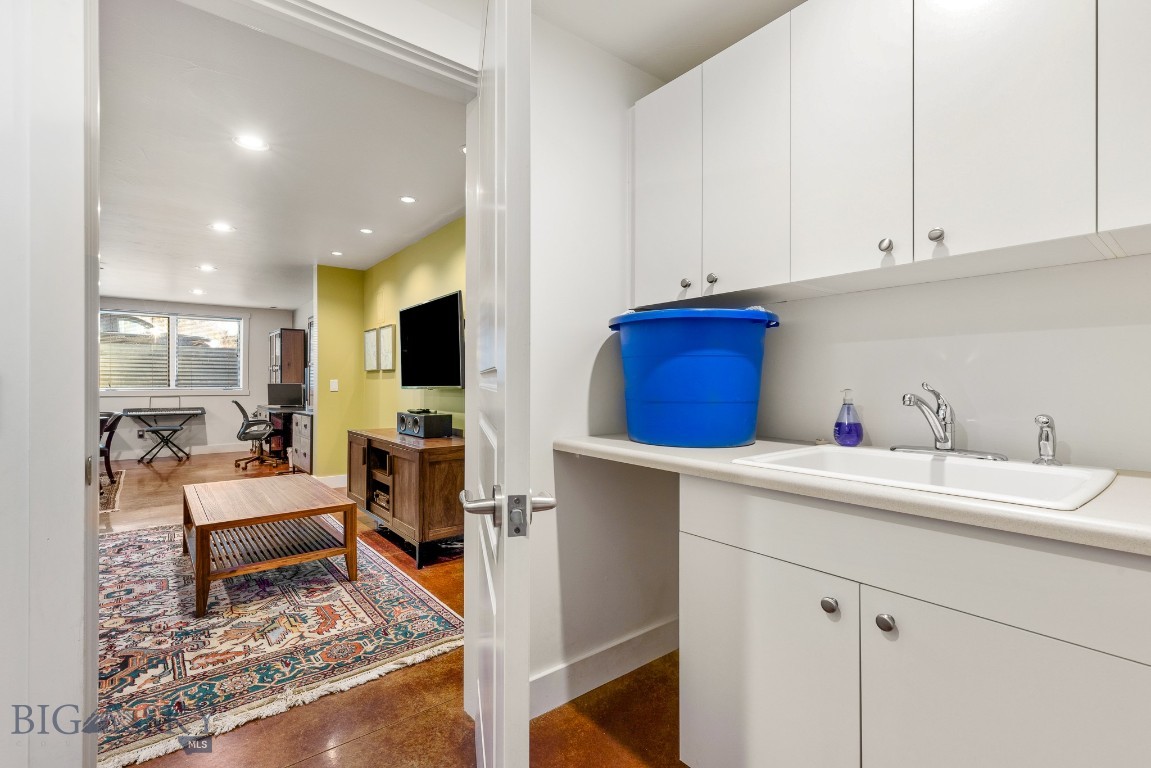 Bozeman, Montana 59715, United States, 3 Bedrooms Bedrooms, ,3 BathroomsBathrooms,Residential,Contingent,23582