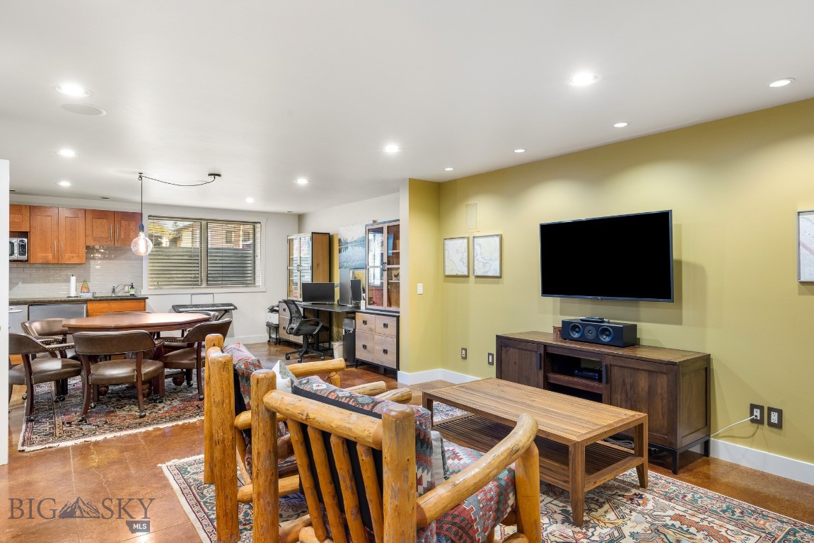 Bozeman, Montana 59715, United States, 3 Bedrooms Bedrooms, ,3 BathroomsBathrooms,Residential,Contingent,23582