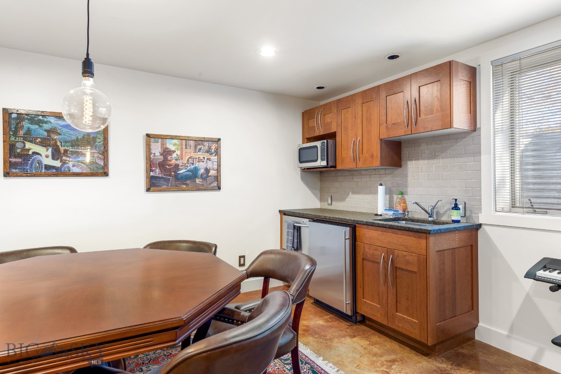 Bozeman, Montana 59715, United States, 3 Bedrooms Bedrooms, ,3 BathroomsBathrooms,Residential,Contingent,23582