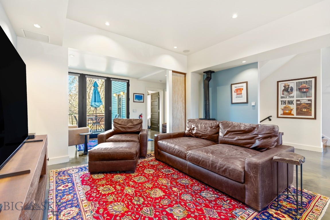 Bozeman, Montana 59715, United States, 3 Bedrooms Bedrooms, ,3 BathroomsBathrooms,Residential,Contingent,23582