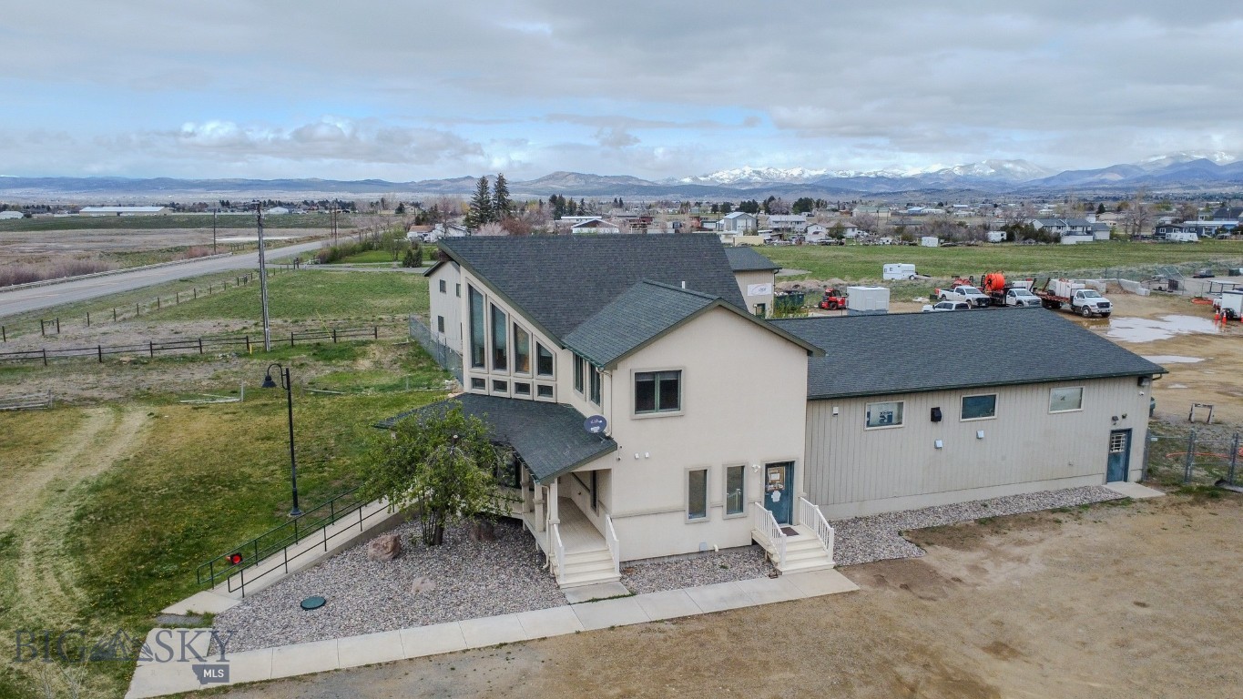 3012 L Drive