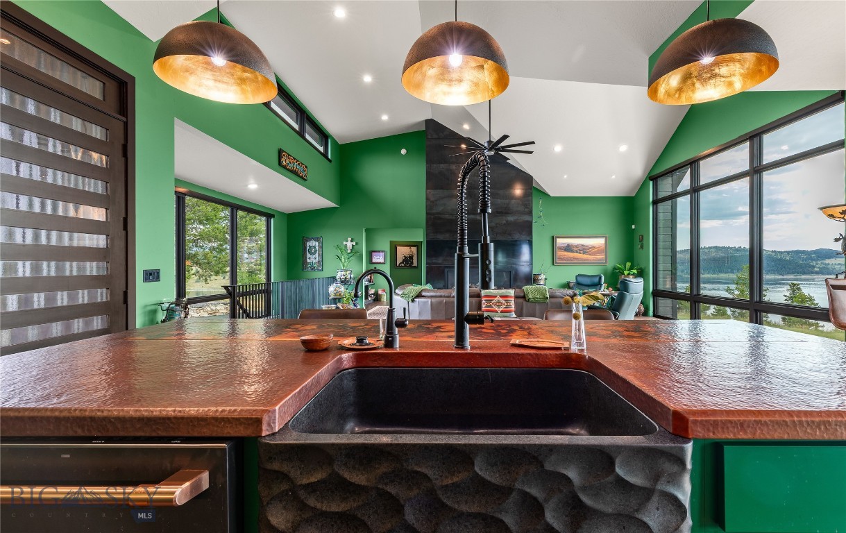 Anaconda, Montana 59711, United States, 4 Bedrooms Bedrooms, ,4 BathroomsBathrooms,Residential,Pending,190385