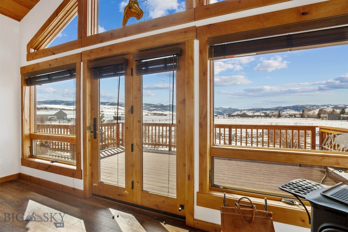 Bozeman, Montana 59718, United States, 3 Bedrooms Bedrooms, ,4 BathroomsBathrooms,Residential,Pending,72436