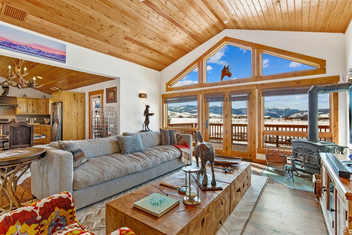 Bozeman, Montana 59718, United States, 3 Bedrooms Bedrooms, ,4 BathroomsBathrooms,Residential,Pending,72436