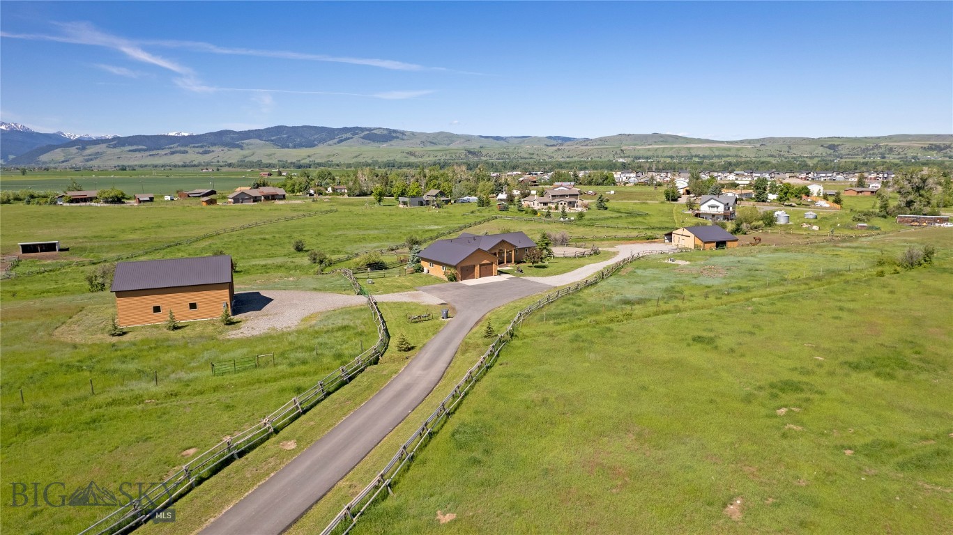 Bozeman, Montana 59718, United States, 3 Bedrooms Bedrooms, ,4 BathroomsBathrooms,Residential,Pending,72436