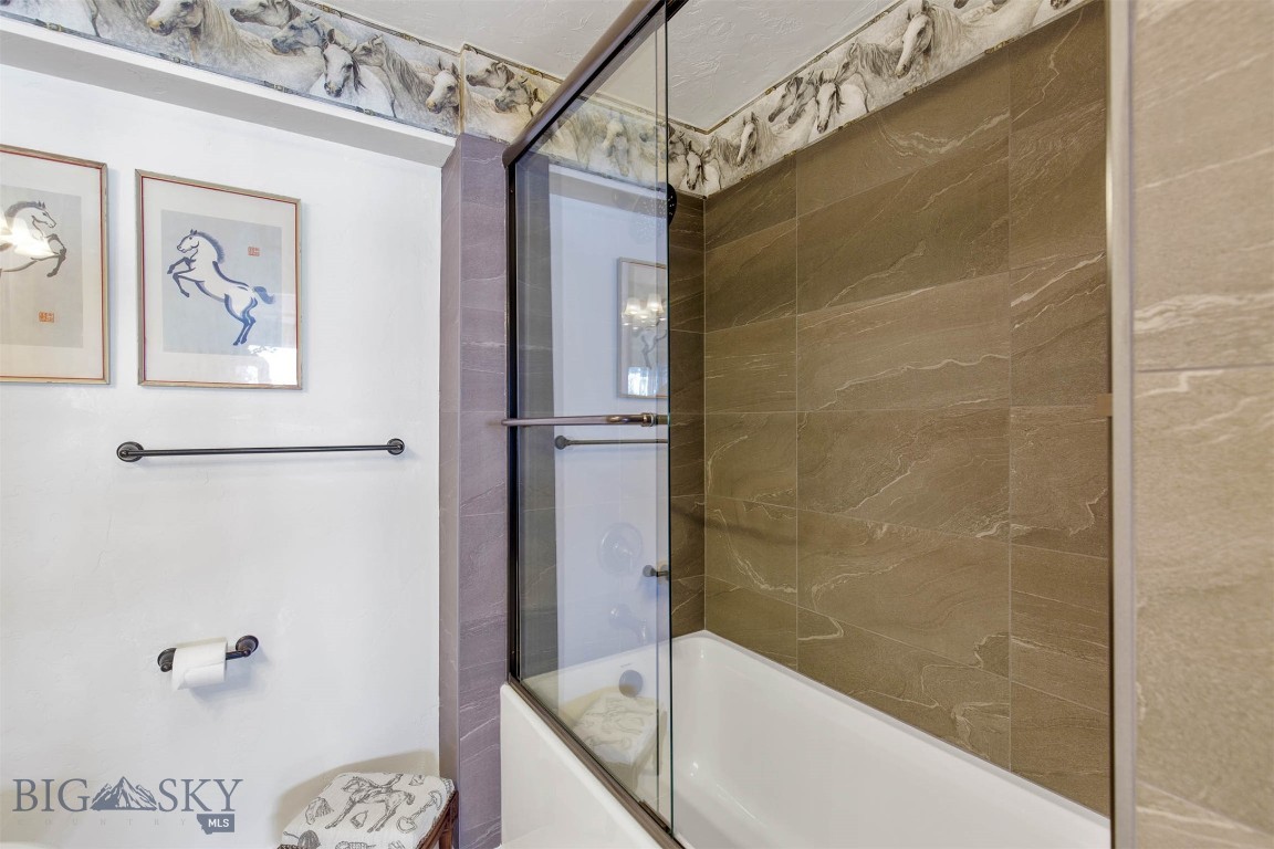 Bozeman, Montana 59718, United States, 3 Bedrooms Bedrooms, ,4 BathroomsBathrooms,Residential,Pending,72436