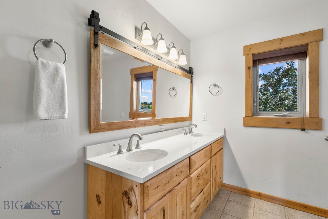 Bozeman, Montana 59718, United States, 3 Bedrooms Bedrooms, ,4 BathroomsBathrooms,Residential,Pending,72436