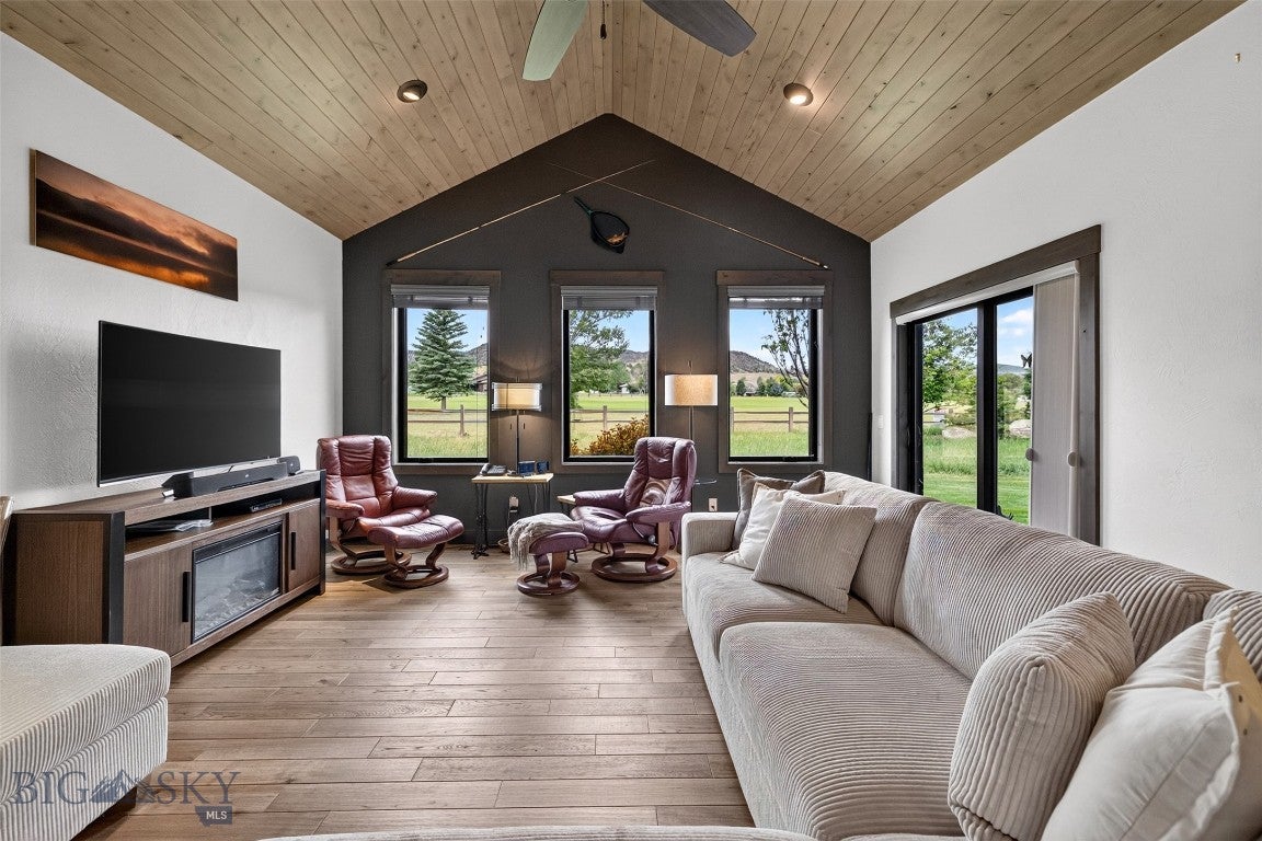 6 Sphinx Mountain Court