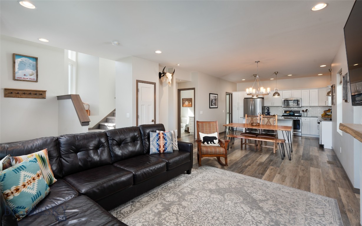 Bozeman, Montana 59715, United States, 3 Bedrooms Bedrooms, ,3 BathroomsBathrooms,Residential,Contingent,61492