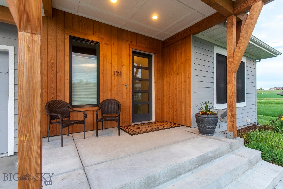 121 Laura Court