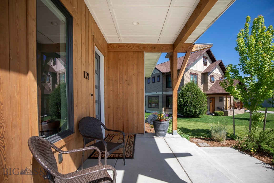 121 Laura Court