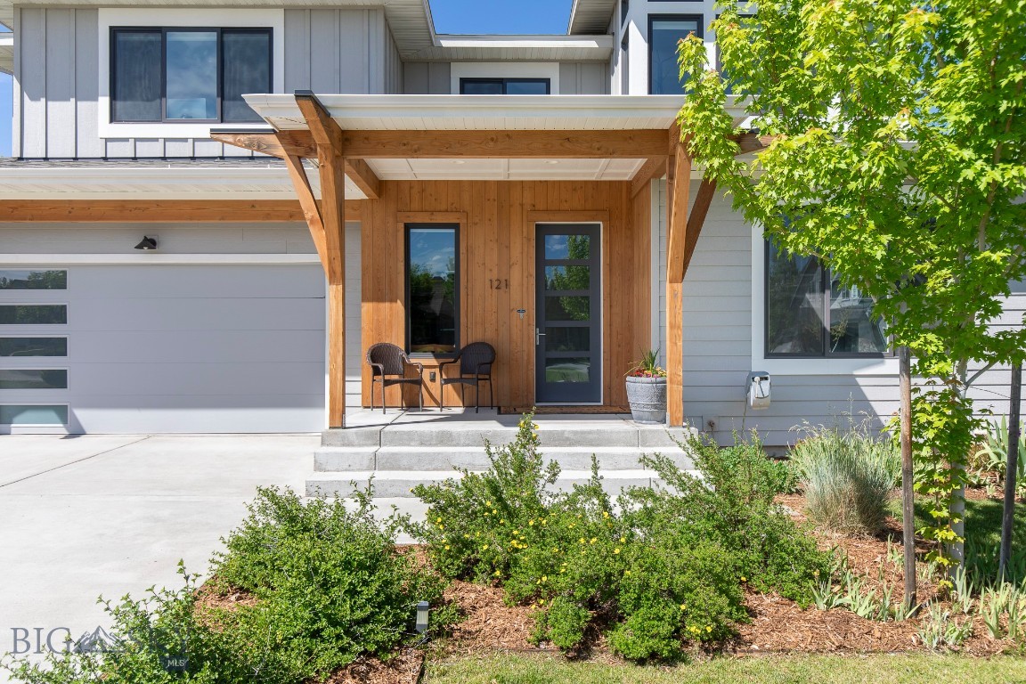 121 Laura Court