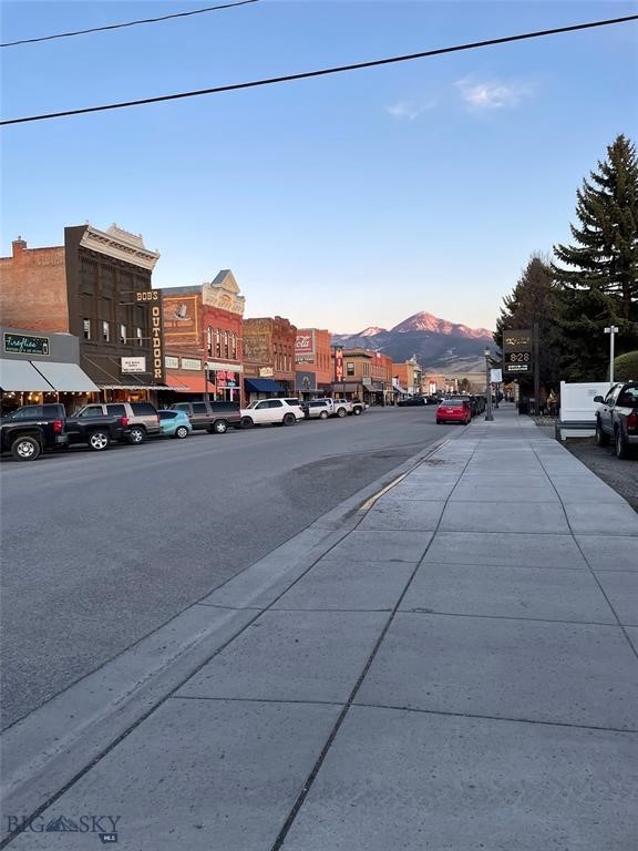 Montague - Residential