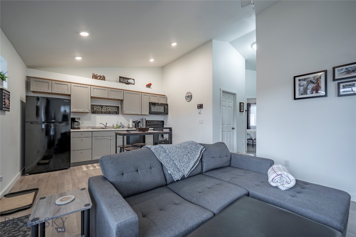 Montague - Residential