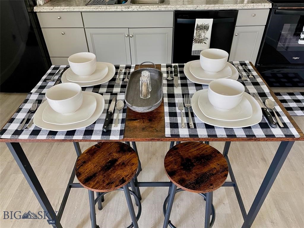 Montague - Residential