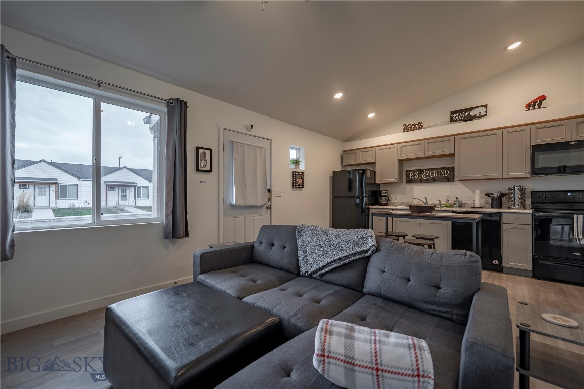 Montague - Residential