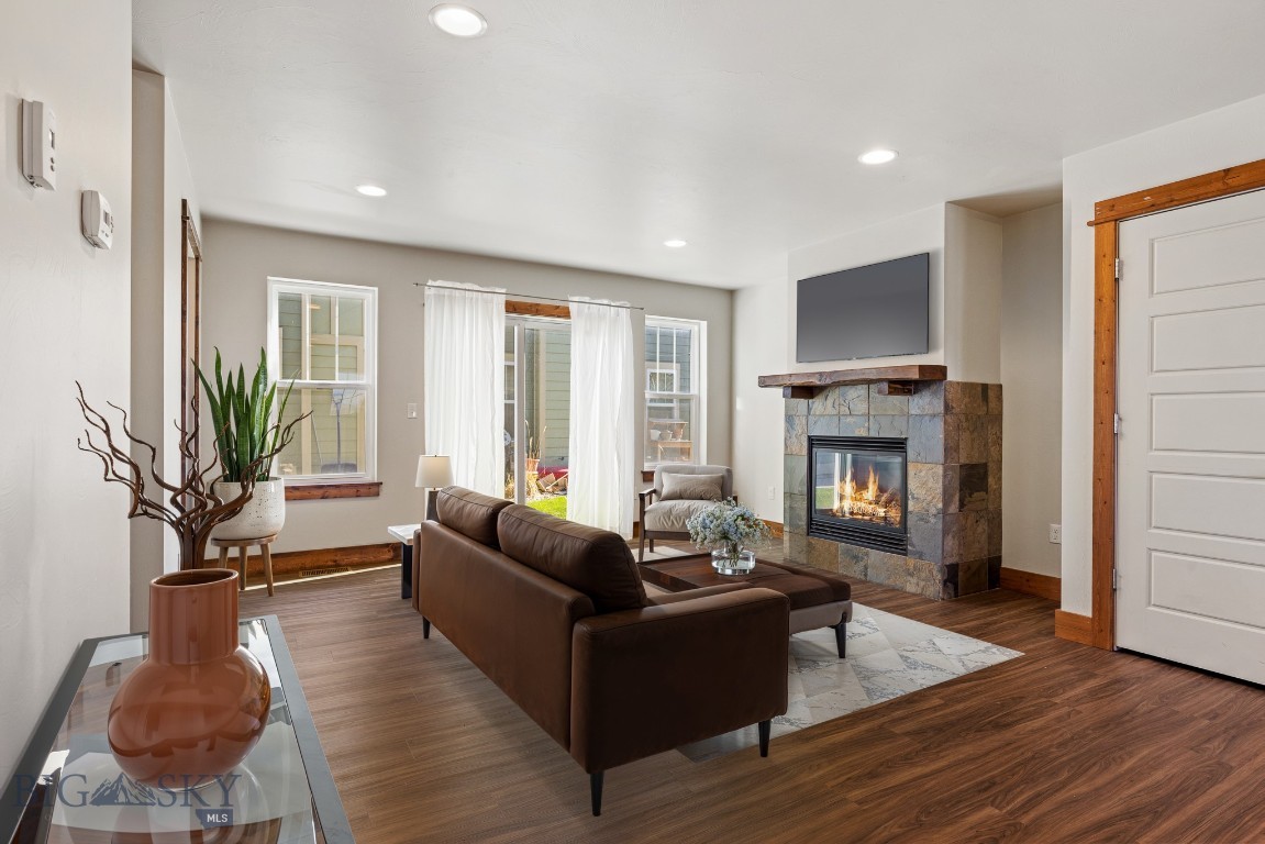 Cottage Park Lane Condos - Residential