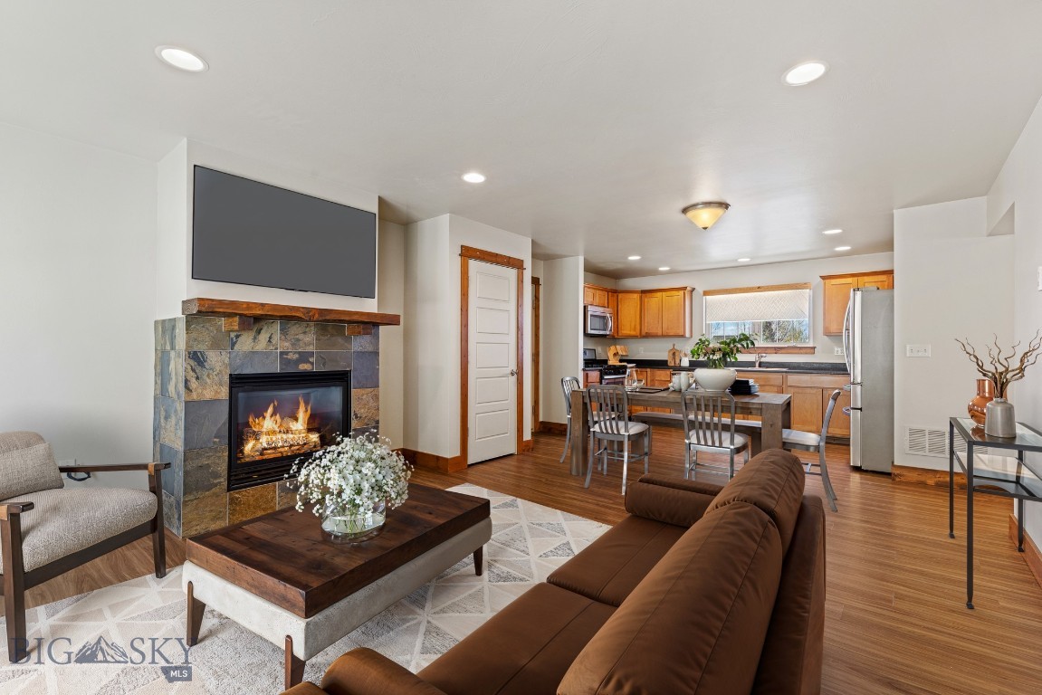 Cottage Park Lane Condos - Residential