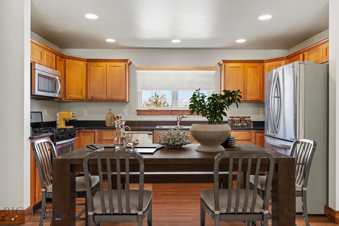 Cottage Park Lane Condos - Residential