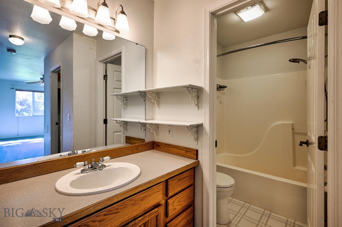 Manhattan, Montana 59741, United States, 3 Bedrooms Bedrooms, ,2 BathroomsBathrooms,Residential,Active,161695