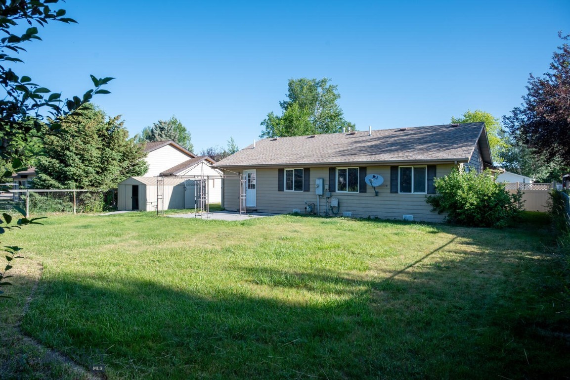 Manhattan, Montana 59741, United States, 3 Bedrooms Bedrooms, ,2 BathroomsBathrooms,Residential,Active,161695