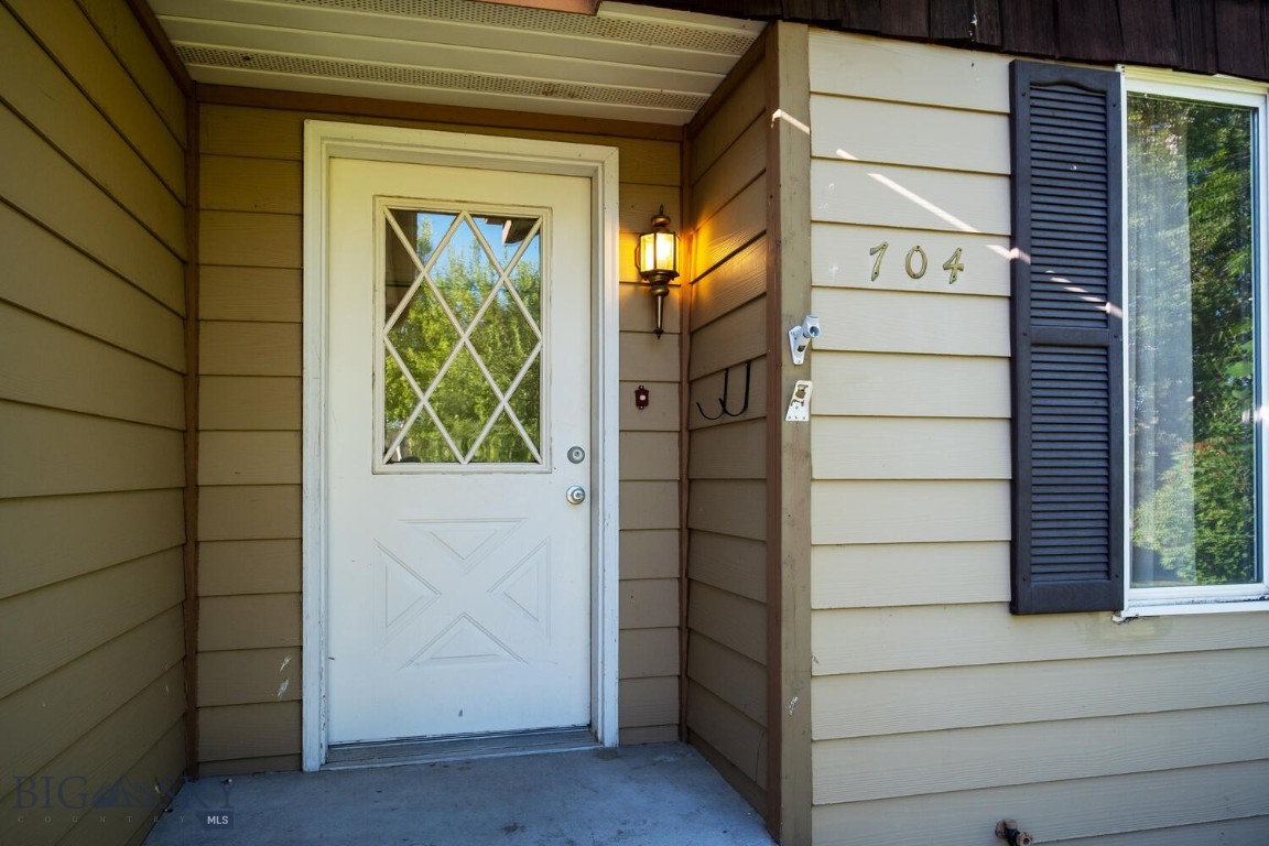 Manhattan, Montana 59741, United States, 3 Bedrooms Bedrooms, ,2 BathroomsBathrooms,Residential,Active,161695