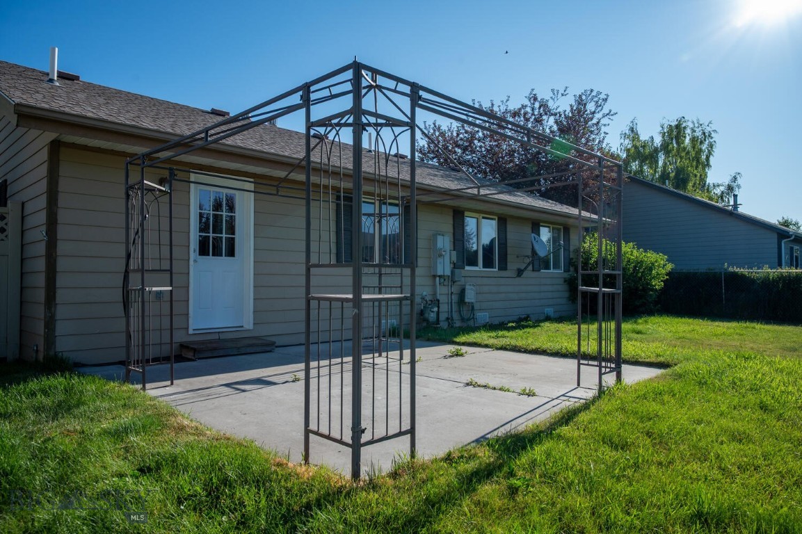 Manhattan, Montana 59741, United States, 3 Bedrooms Bedrooms, ,2 BathroomsBathrooms,Residential,Active,161695