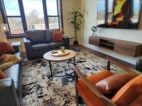 415 Broadway Street 3
