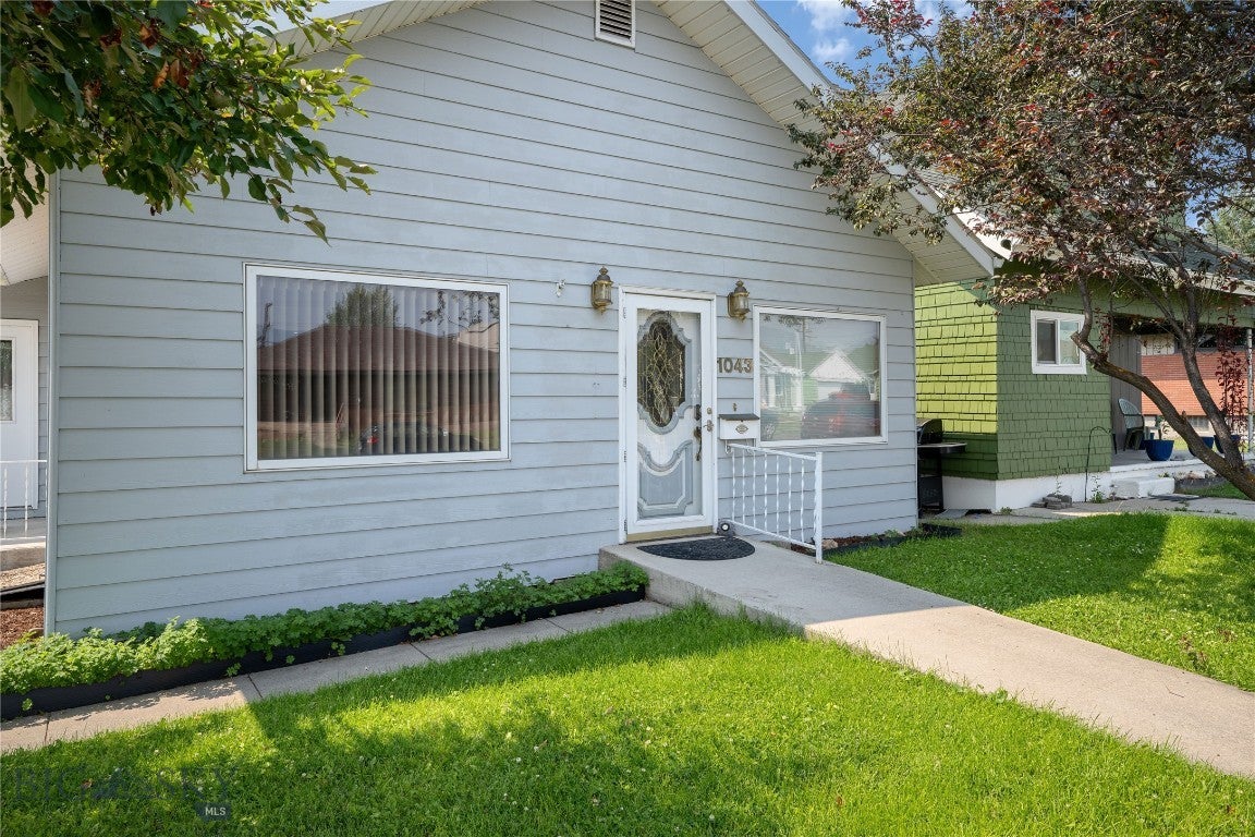 1043 S Colorado