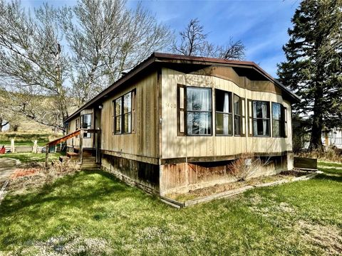 Photo of 1400 Saint Charles Street, Fort Benton, MT 59442 (MLS # 410907)